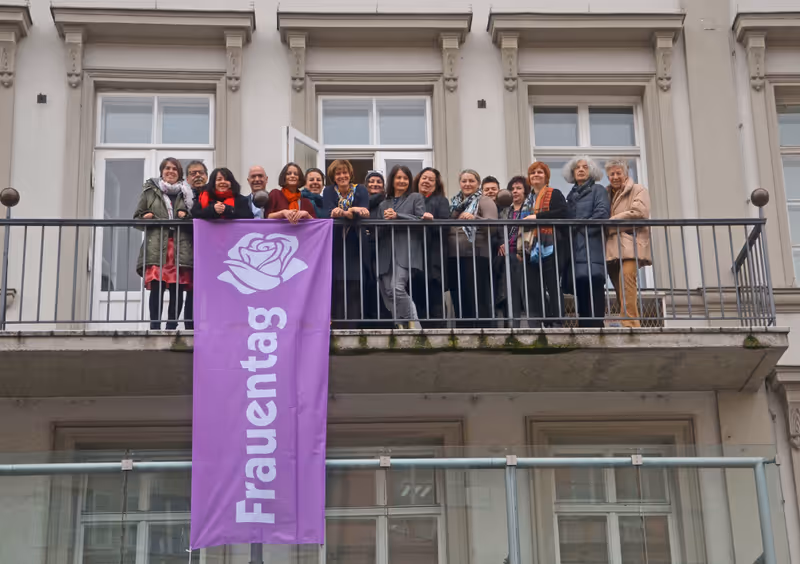 Abbildung von: Fahne am Rathaus