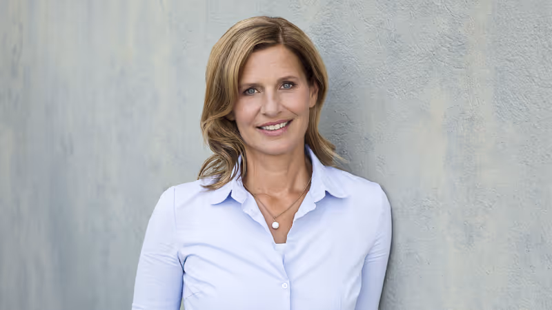 Abbildung von: ZDF Sport-Moderatorin Katrin Müller-Hohenstein beim 1. Sportgipfel Tirol in St. Anton am Arlberg