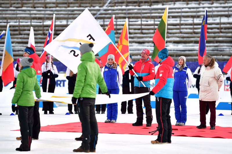 Abbildung von: WM-Veranstalter Seefeld übernahm in Lahti FIS-Fahne