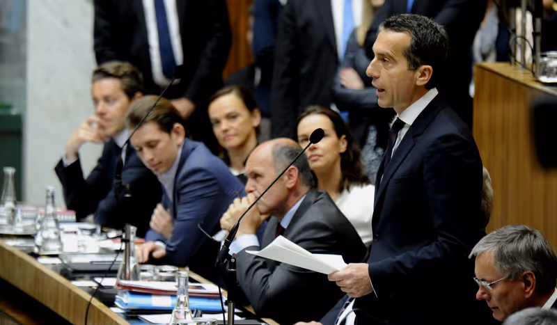 Abbildung von: Kanzler Kern stellte Team und Anliegen im Nationalrat vor