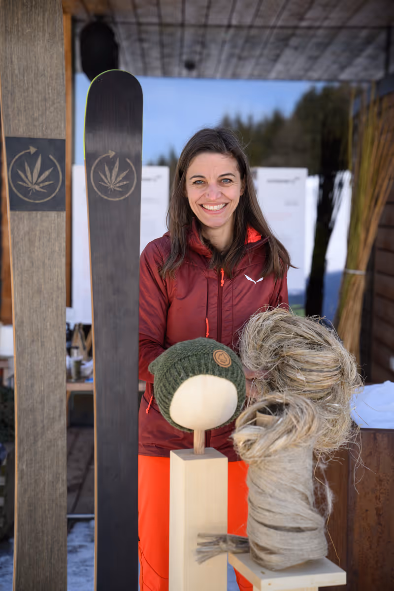 Abbildung von: Hanf Ski von  ARGE ALP Alpenhanf 360° und SPURart