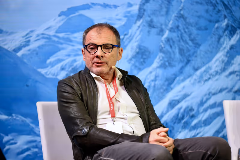 Abbildung von: 💬 Prof. Christian Fink: „Ich sehe einen Skifahrer mit einem Knieproblem und kann im ersten Moment gar nicht sagen welches denn jetzt eigentlich das verletzte Knie ist“