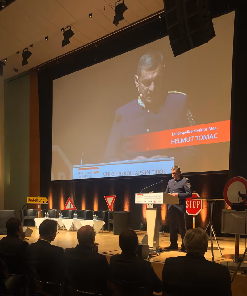 Abbildung von: Eröffnungsworte von Landespolizeidirektor Helmut Tomac