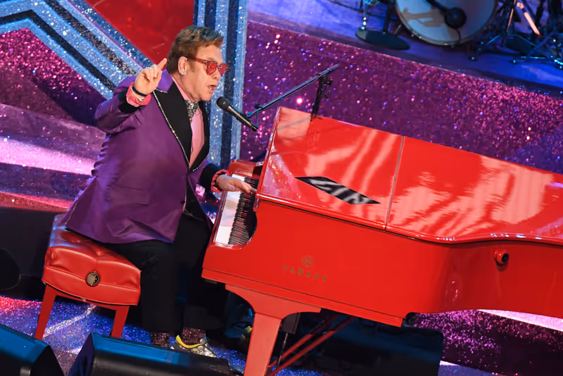 Abbildung von: 🎼 Elton John und Bernie Taupin holen sich ihren Oscar