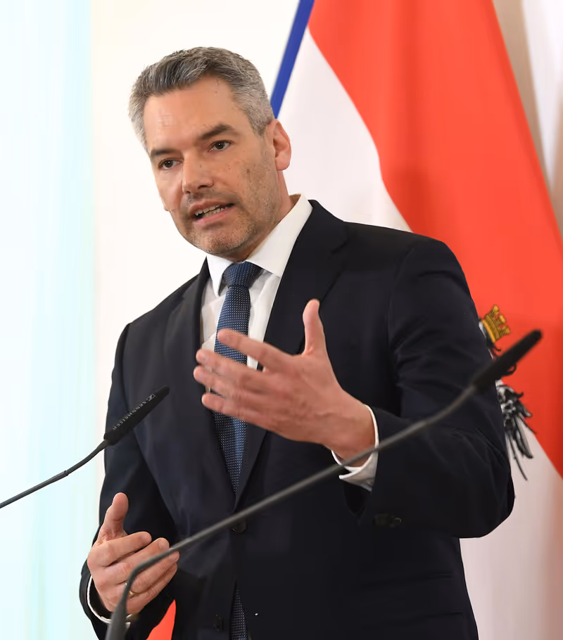 Abbildung von: Flüchtlinge: Für Nehammer ist "Balkan-Route geschlossen"