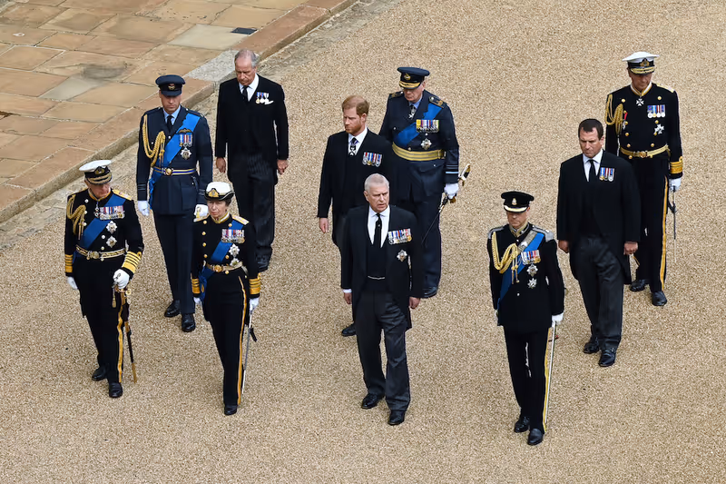 Abbildung von: ✝️ Schlichter Gottesdienst zum Abschluss