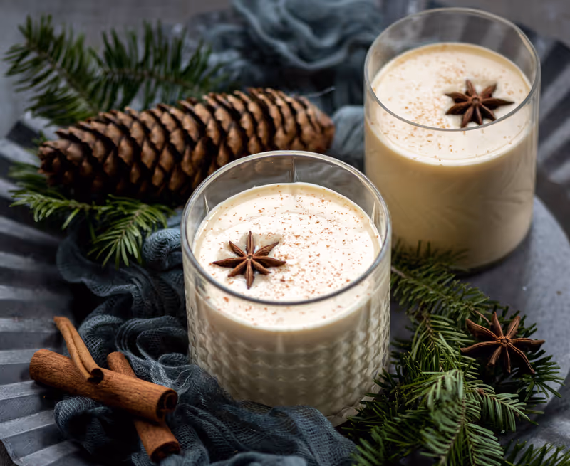 Abbildung von: 🥛 Eggnog: weihnachtlicher Eierpunsch aus den USA