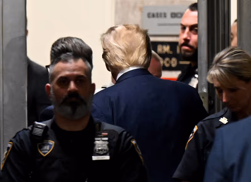 Abbildung von: Trump verließ den Gerichtssaal