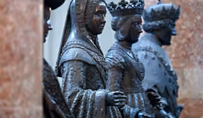 Highlightführung Hofkirche (Deutsch) - Das weltberühmte Kaisergrab mit seinen einzigartigen Bronzefiguren