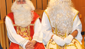 Nikolausschule: Mit Brauchtum Kinder ins Staunen versetzen