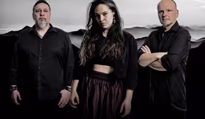 Band Schwarzes Edelweiss: Dunkle Folklore trifft auf Musiktheater im Museum Tiroler Bauernhöfe
