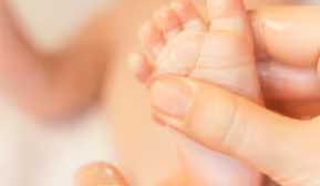 Berührt von Anfang an: Natürliche Hautpflege für Mutter und Kind
