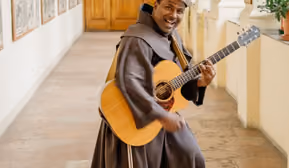Livekonzert des Influenzer und Franziskaners Pater Manuel Sandesh