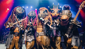 Komma für Kids präsentiert Heavysaurus Pommesgabel Reload Tour 2025