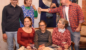 Kufsteiner Heimatbühne spielt:  „…und oben wohnen Engel“ 