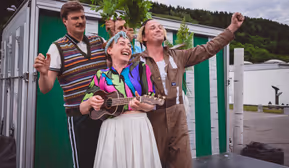 Theaterwagen Porcia: "Das Eulenmädchen"
