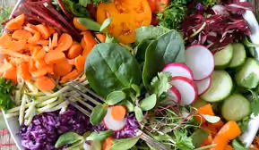 Dorfspaziergang zum  Thema BEWUSSTE  ERNÄHRUNG 