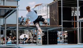 VAX Open International bringt die Weltelite des Parkour nach Hall in Tirol