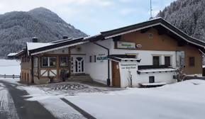 Saure-Zipfl-Party im Café Hochland 