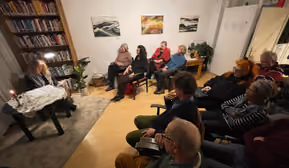 Literaturcafe´– offenes Leseforum für LiteraturfreundInnen mit Kurzlesungen und Diskussionen