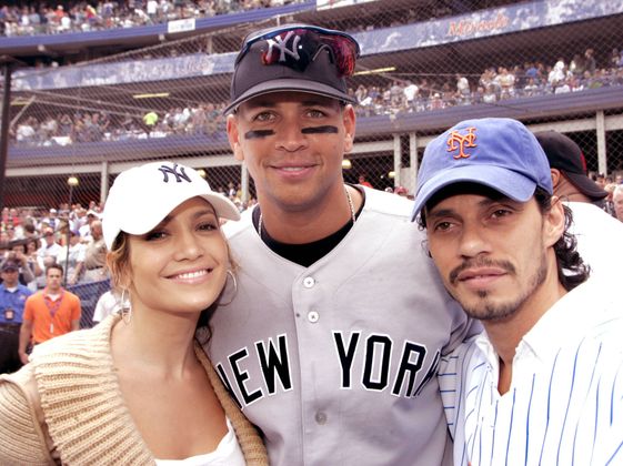 A-Rod und Jennifer kannten sich schon seit einigen Jahren. Hier posiert das Ehepaar Lopez-Anthony im Mai 2005 mit dem Yankees-Star.