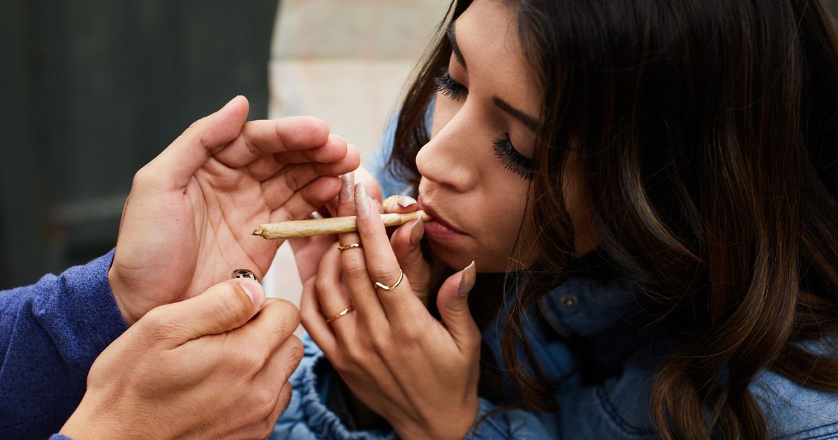 Zu-fr-h-zu-viel-Gras-Das-macht-Cannabis-mit-dem-Gehirn-von-Jugendlichen