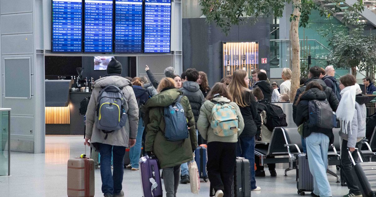 Tausende-Problemf-lle-Turbulenzen-f-r-die-Flug-und-Bahnpassagiere