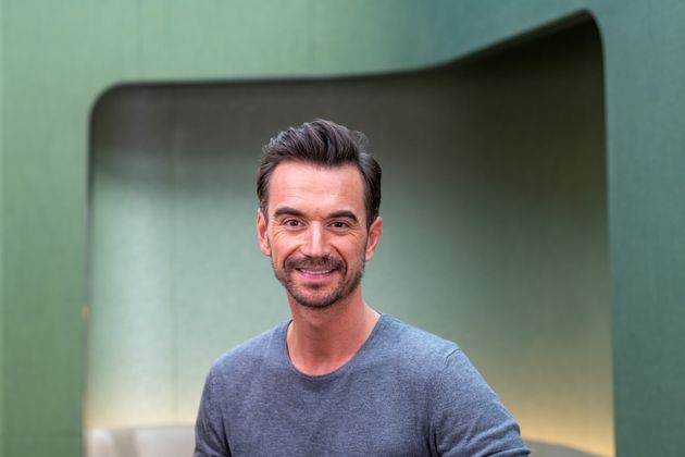 FLORIAN SILBEREISEN                                     ➕ PRO:  Er hat ebenfalls einen "DSDS"-Bezug: 2020 sprang er zeitweise als Juror ein. Silbereisen ist selbst auch Musiker und fast 30 Jahre jünger als Bohlen. Außerdem hat er eine sagenhafte Marketing-Power: Wen "Flori" seinem Publikum ans Herz legt, der kann viele Platten und Tickets verkaufen. Und das wollen natürlich alle "DSDS"-Sieger.➖ CONTRA:  Silbereisen ist eher bei den öffentlich-rechtlichen Sendern zu Hause, ob als Moderator ("Das Adventsfest der 100.000 Lichter") oder als Dampfer-Kapitän ("Das Traumschiff"). Er kann nicht über mangelnde Arbeit klagen. Manch einen Popliebhaber mag Silbereisens geistig-musikalische Heimat, der Schlager, zudem abschrecken.