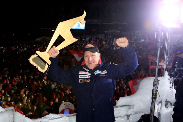 Der König von Kitz: Bei seiner ersten Trainingsfahrt hatte er acht Sekunden Verspätung. Über die Jahre schwang sich Didier Cuche mit fünf Abfahrtssiegen auf der Streif zum „König von Kitz“ auf. Klar, dass er in der Gamsstadt auch seinen Rücktritt bekanntgab.