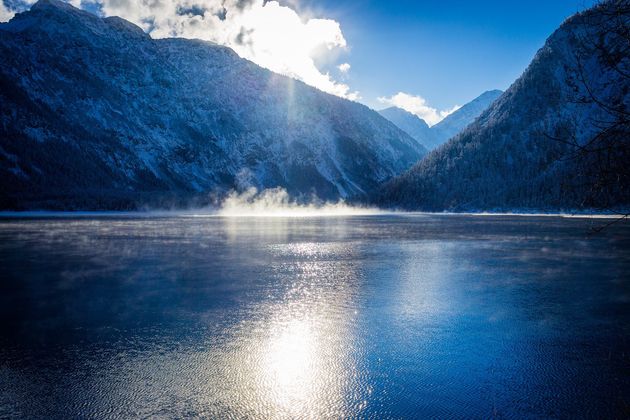 Der Plansee ist auch im Winter ein Blickfang.