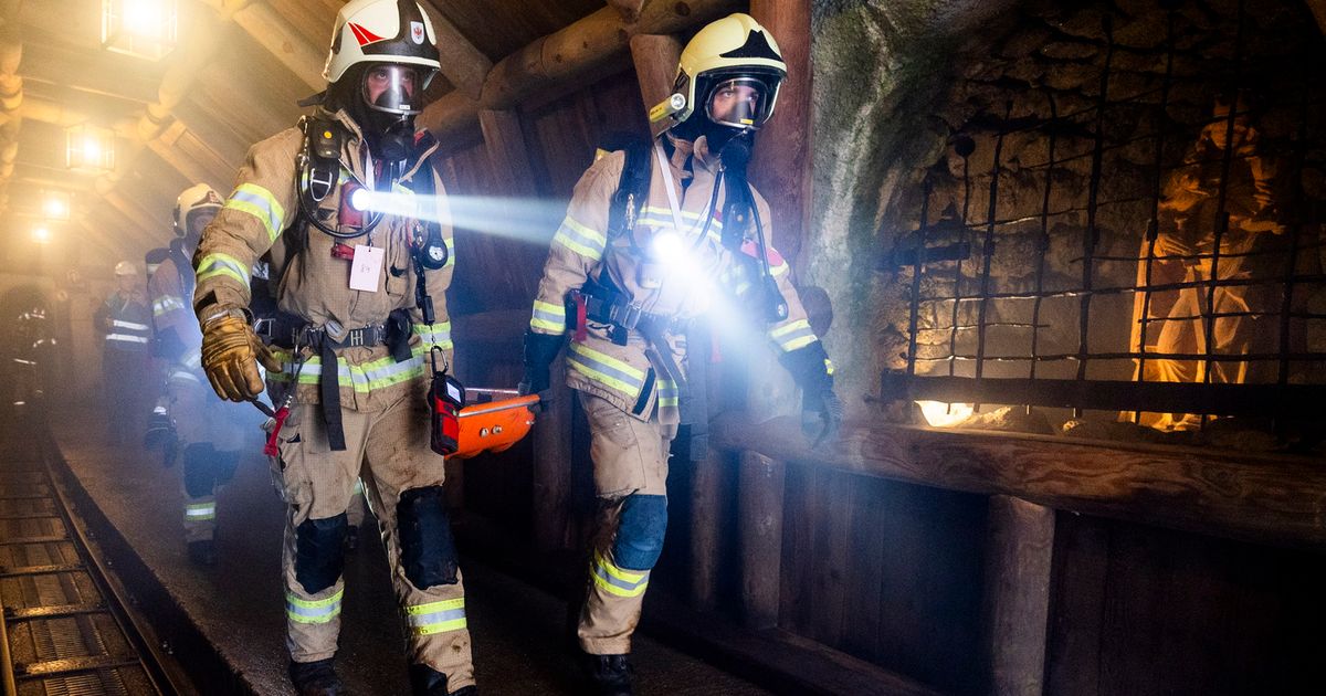 Wer-andere-aus-der-Grube-tr-gt-Tiefe-Einblicke-bei-Gro-bung-in-Schwaz