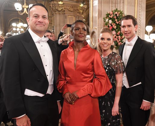 Der irische Ministerpräsident Leo Varadkar, Autorin Waris Dirie, Susanne Thier und Bundeskanzler Sebastian Kurz besuchten gemeinsam den Ball.