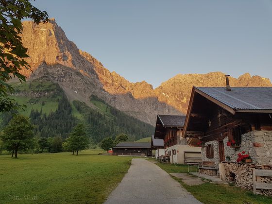 Sonnenaufgang in der Eng-Hinterriß.