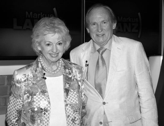 11. Mai: INGRID KALINOWSKI (✞ 84) | Als Rentner-Pärchen haben „Ingrid und Klaus" in Stefan Raabs Show „TV Total“‌ Kultstatus erlangt. Mehr als 60 Jahre lang gingen sie gemeinsam durchs Leben – bis Ingrid „nach längerer Krankheit friedlich eingeschlafen ist".