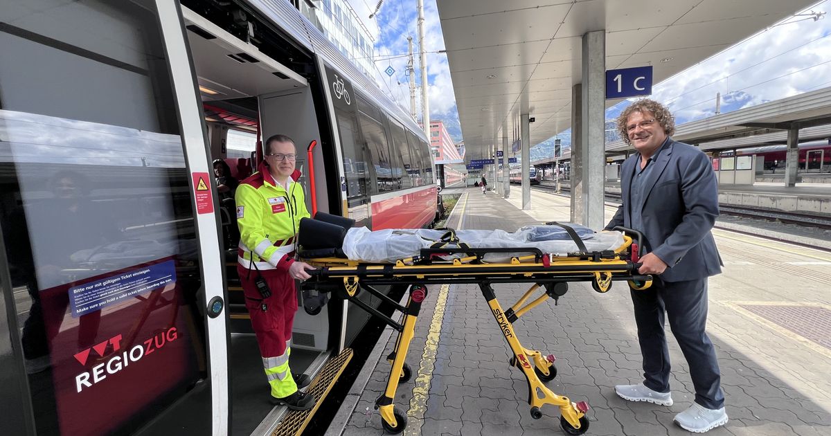 Wenn Rettungsauto und Hubschrauber nicht kommen können: Per Zug in die Klinik | Tiroler Tageszeitung Online