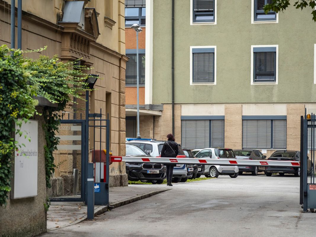 Ex-Polizist vor Gericht: Angeklagter soll im Landeskriminalamt Kokain gestohlen haben