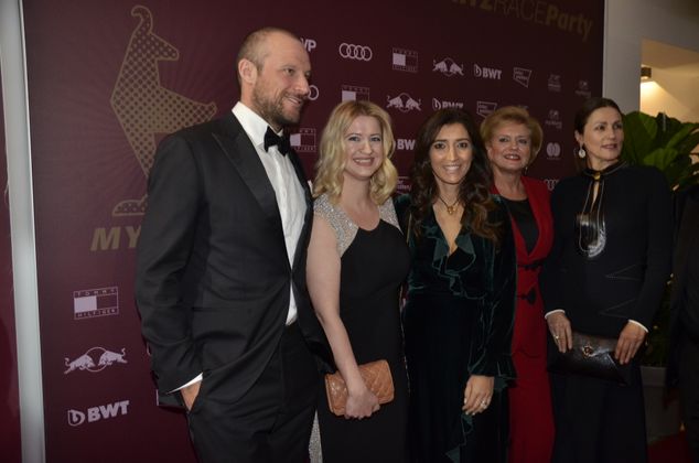 Mirjam Hummel-Ortner (2. v. l. WWP) und Mama Anneliese (r.) mit Ski-Ikone Aksel Lund Svindal und Fabiana Flosi, der Ehefrau von Bernie Ecclestone.