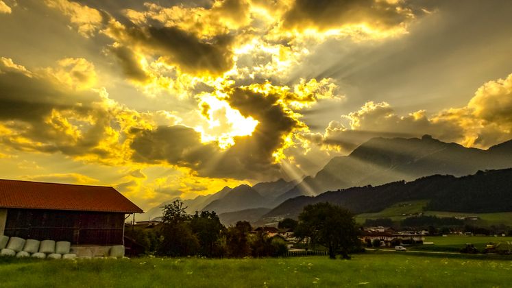 Sonnenuntergang in den Kolsasser Feldern.