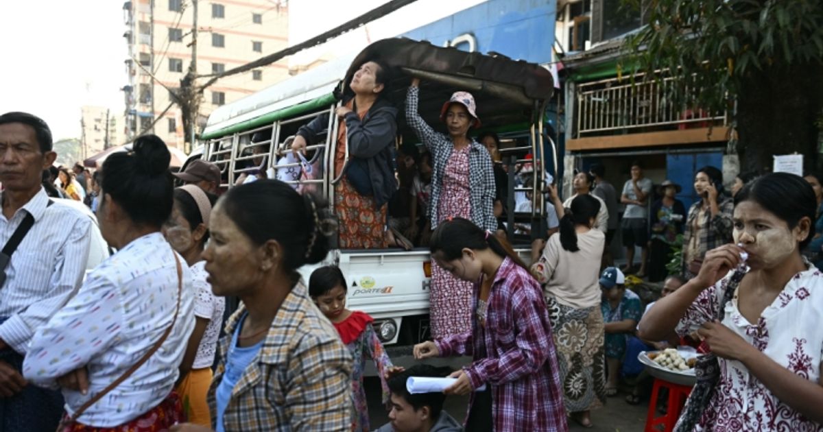 Myanmars-Junta-begnadigt-ber-6-000-Gefangene-zu-Feiertag