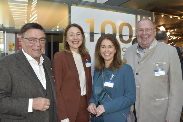 Alois Schranz (Medalp), Annette Leja (Sanatorium Kettenbrücke), Isolde Stieg (Tiroler Versicherung) und Politik-Oldie Ferdinand Eberle (v. l.).