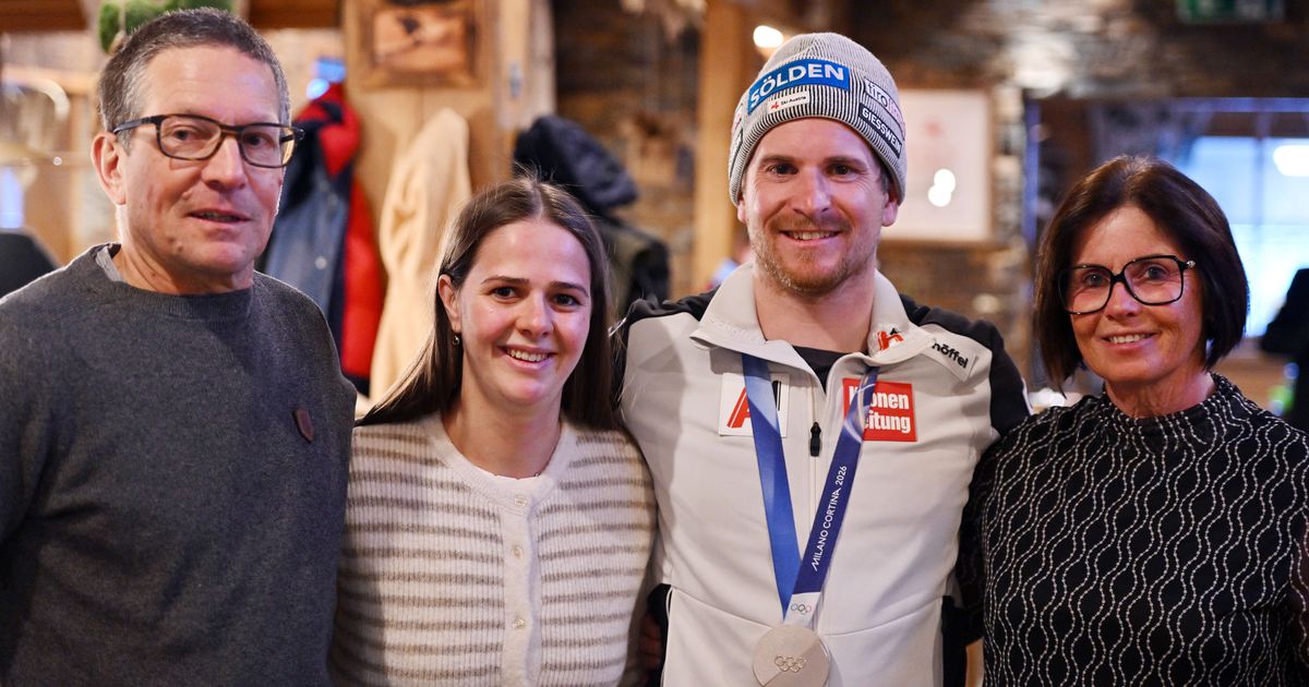 Gro-er-Bahnhof-f-r-Gstrein-Silbermedaillen-Gewinner-in-S-lden-feierlich-empfangen