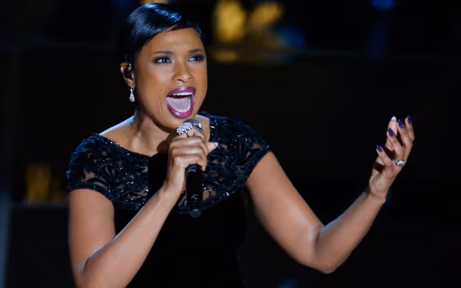 Bewegender Auftritt: Jennifer Hudson sang nach dem Tribut an die Verstorbenen.