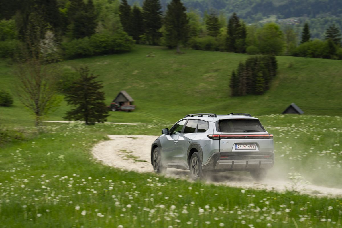 Frisch im Handel: der vollelektrische SUV-Kombi von Toyota