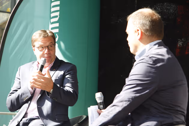 TT-Chefredakteur Alois Vahrner (r.) befragte LH Günther Platter zur Bundes- und Landespolitik.