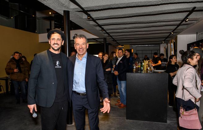 Besitzer Selle Coskun und Bürgermeister Georg Willi 