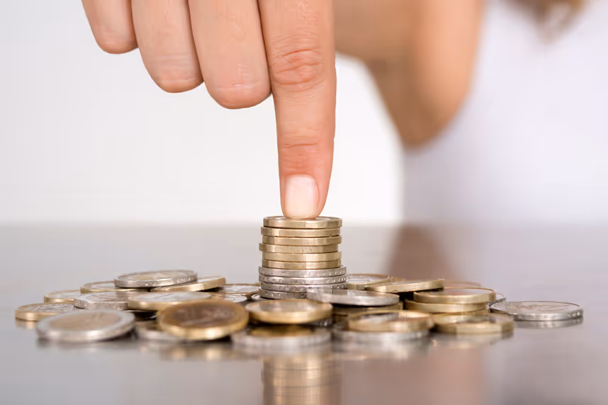 Frauen sorgen finanziell mehr vor, aber Abhängigkeit hoch