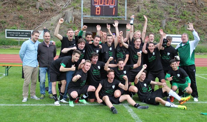 2. Klasse Mitte: Die Konstanz und der spielerische Vorteil gegenüber den anderen Teams waren für SV-Völs-II-Trainer Johann Pichler ausschlaggebend für den Aufstieg.