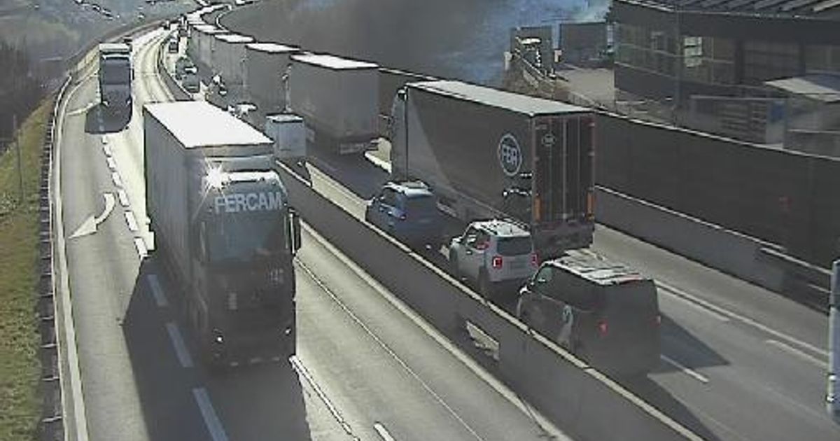 Schwerer-Auffahrunfall-Brennerautobahn-Richtung-Italien-komplett-gesperrt