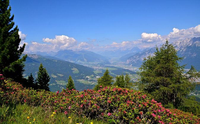 Blick ins Inntal vom Zirbenweg/Patscherkofel.