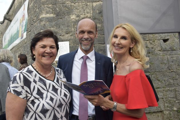 Auch Eva Lind (im Bild mit „Tiroler“ Franz Mair und seiner Gattin Anna) war begeistert.